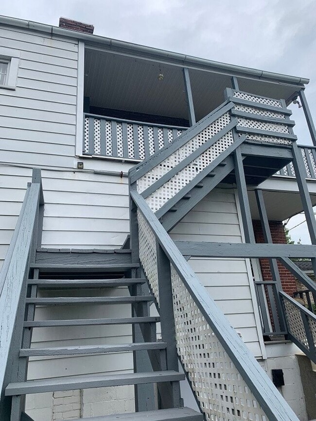 Building Photo - 260-262 Hager Street