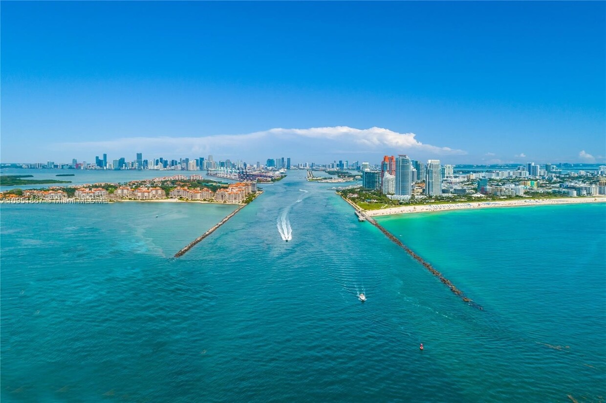 Foto principal - 2514 Fisher Island Dr