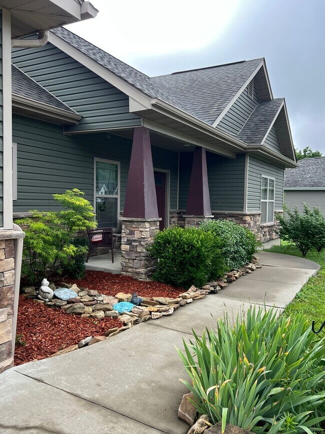 Building Photo - 3 Bedroom/ 2 bath home for rent in Rolla, MO