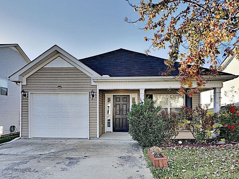 Primary Photo - 912 Birchmill Point S
