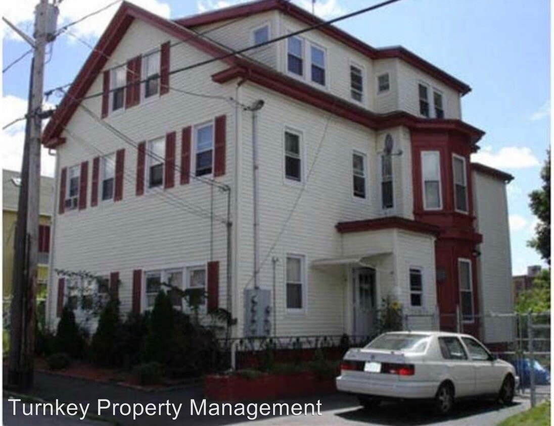 24 Grand Ave, Haverhill, MA 01830 Room for Rent in Haverhill, MA