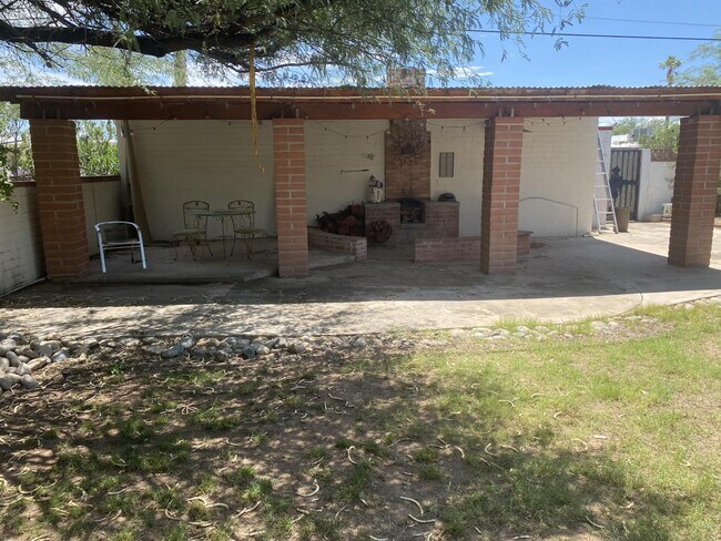 Foto del edificio - 2908 E 18th St