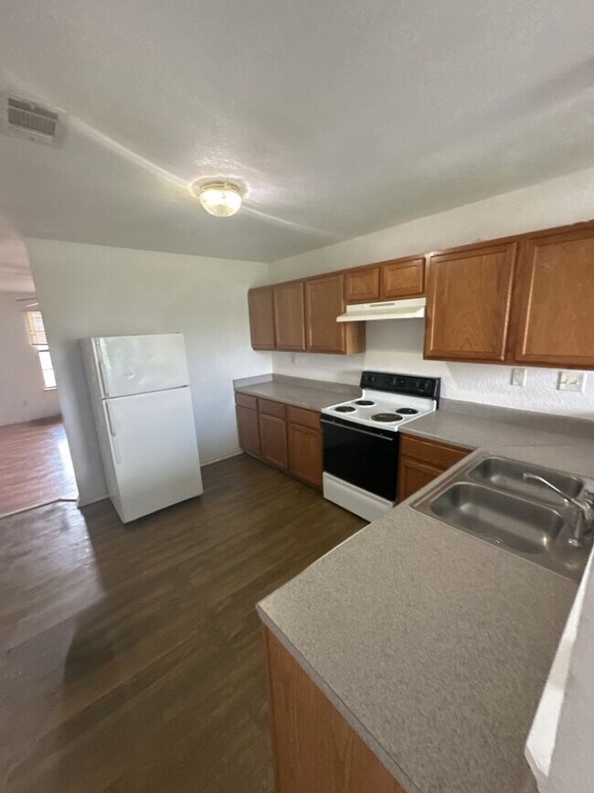 Building Photo - 3414 Cantabrian Dr