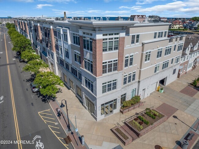 Foto del edificio - 300 Cookman Ave
