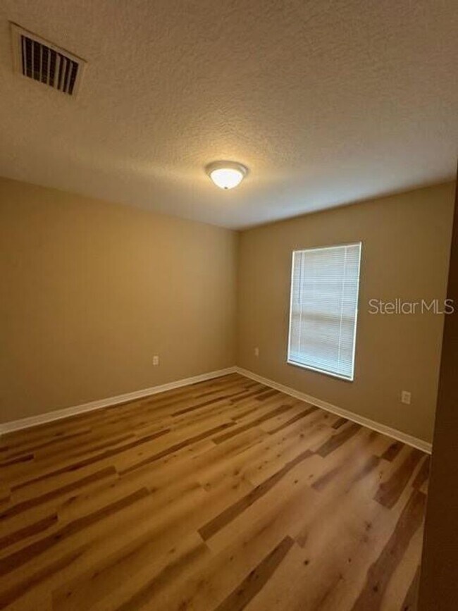 Building Photo - 61 Pine Haven dr
