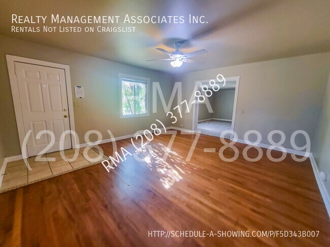 Foto del edificio - 3 Bedroom House with Office Near Downtown ...