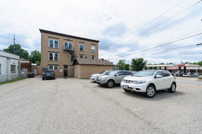 Foto del edificio - 7045 Montgomery Rd