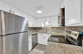 Building Photo - 3505 N 23rd Ln