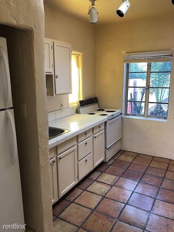 Foto del edificio - 830 N Campbell Ave