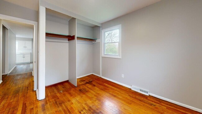 Foto del edificio - Renovated 3-Bedroom House in Cleveland!