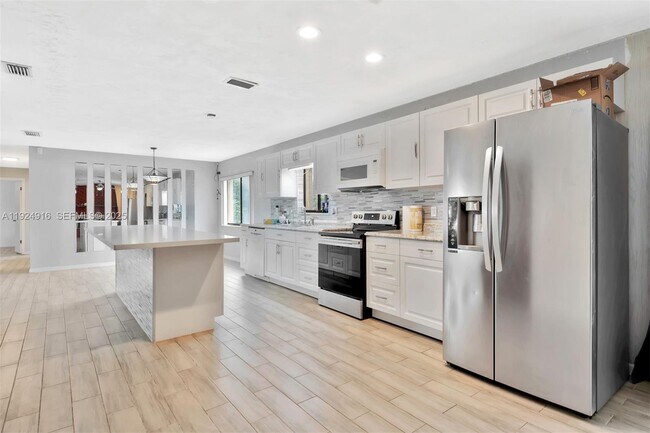 Foto del edificio - 168 Westwood Dr