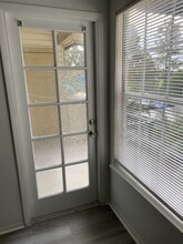 Building Photo - 1956 Lake Atriums Cir