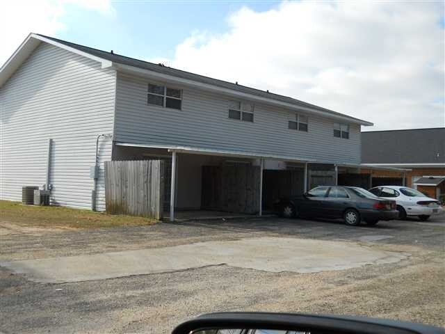 Building Photo - 817 E Lee St
