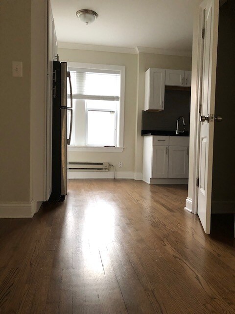 Foto del edificio - 3817 N Greenview Ave