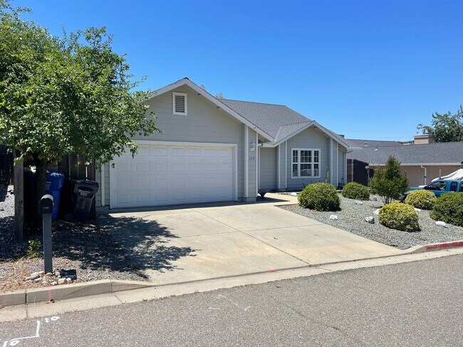 Foto del edificio - 143 Goldenwest Ct