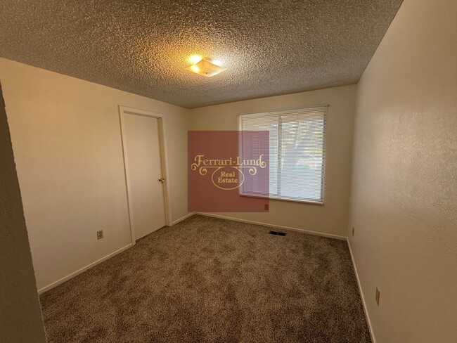 Building Photo - Donner Springs 4 bedroom home- Kay DeAlba ...