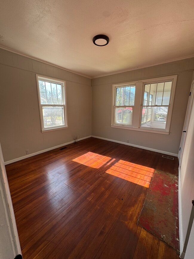 Building Photo - 7123 3rd Ave S