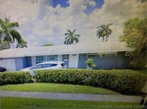 Building Photo - 7541 NW 21st Ct