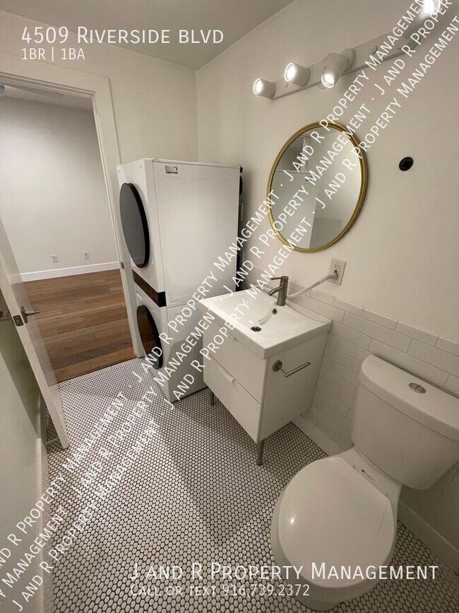 Foto del edificio - 4509 Riverside Blvd