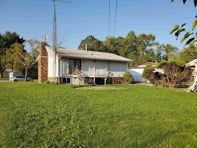 Foto del edificio - 9225 Carol Ann Dr