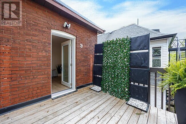 Photo du bâtiment - 30 Oak Park Ave