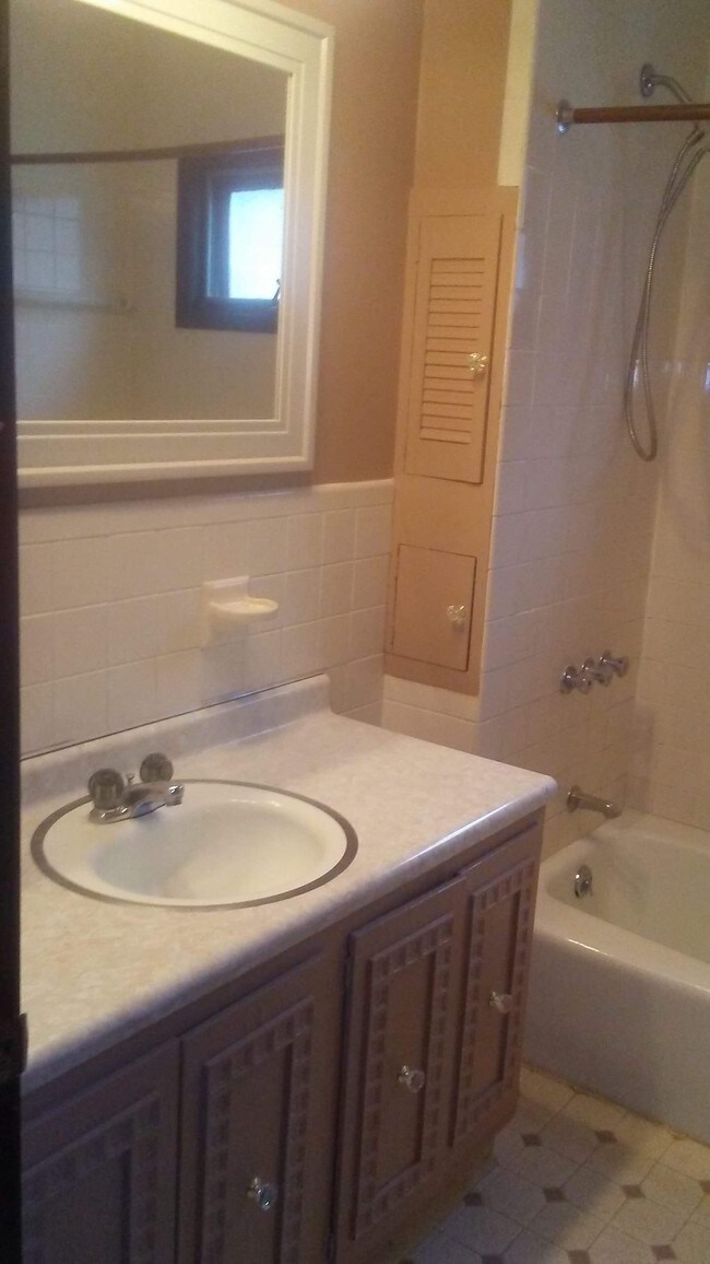 Updated bathdining room - 30 Page St