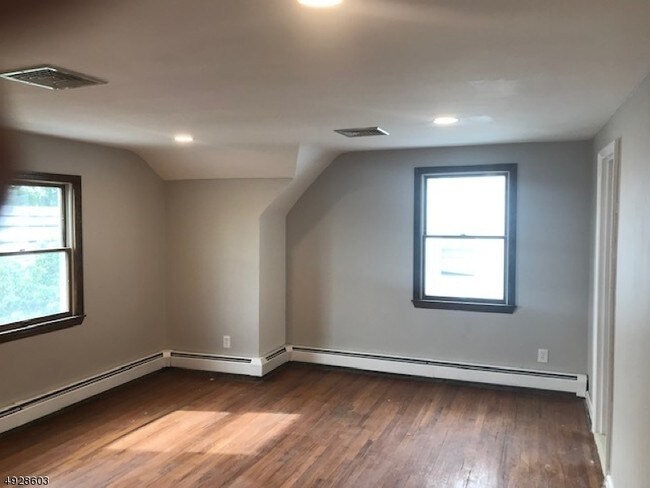 Building Photo - 17-15 11th St