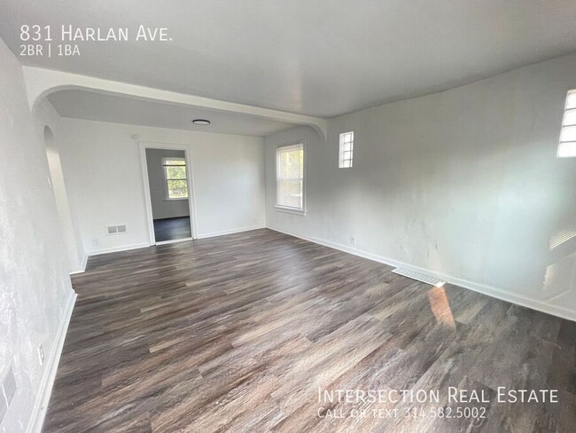 Building Photo - Section 8 Approved! Fully Renovated 2Bed/1...