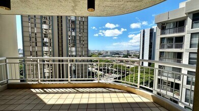 Building Photo - 2047 Nuuanu Ave