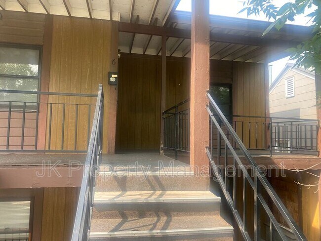 Foto del edificio - 1200 1st Ave N