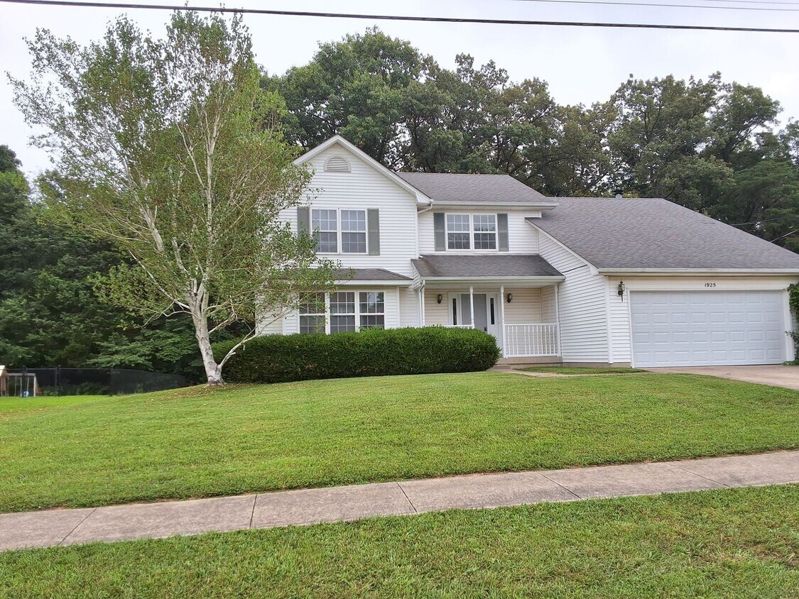 Foto principal - 1925 Lakewood Dr