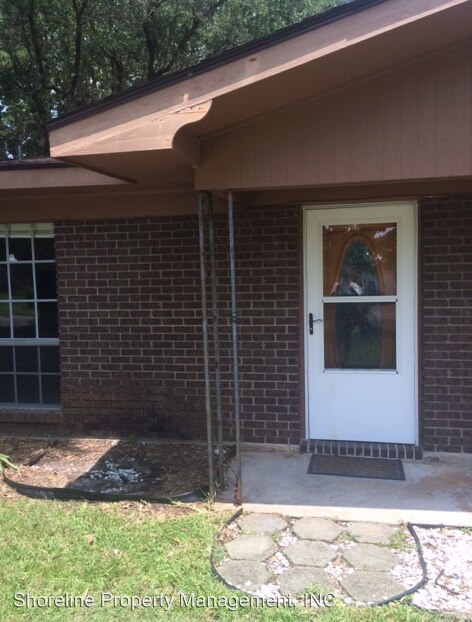 Primary Photo - 211 Eastland Blvd