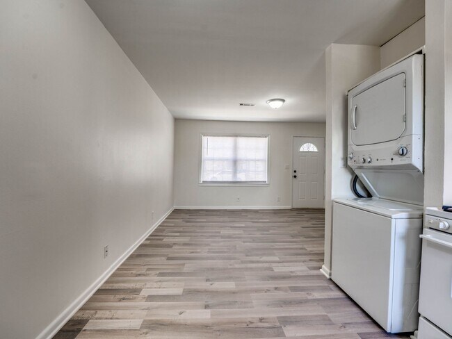 Foto del edificio - 2 Bedroom, 1 Bath Home in Shawnee!