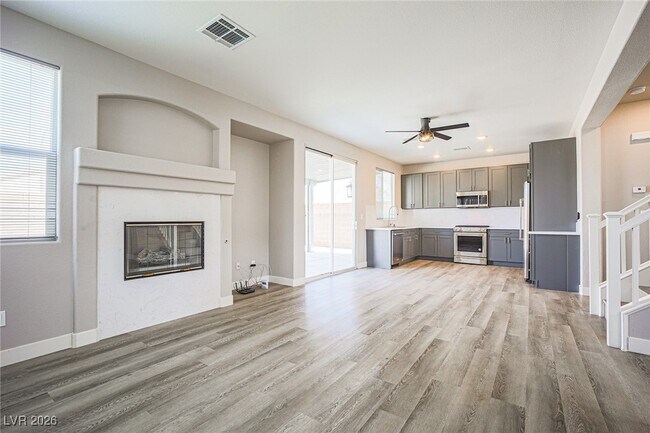 Foto del edificio - 9456 Rainfall Ave