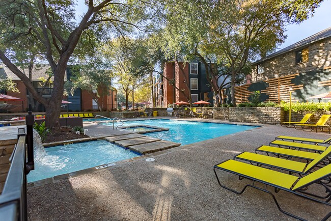 Cottonwood at Park Central Apartments Dallas, TX