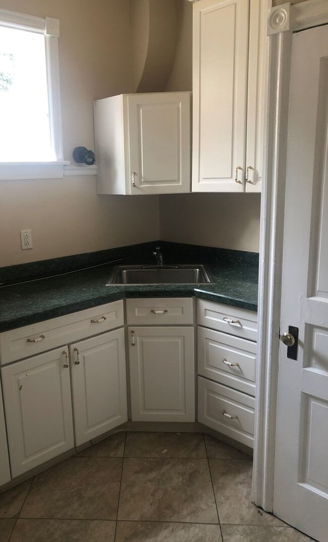 Foto del edificio - Fabulous 3 bedroom within walking distance to  the Brandywine zoo!