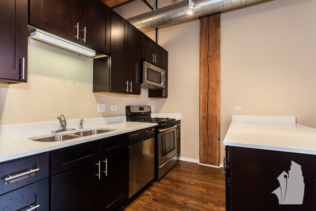 Foto del edificio - 1500 W Monroe St