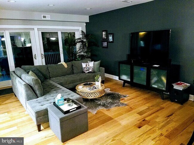 Foto del edificio - 1330 Farragut St NW