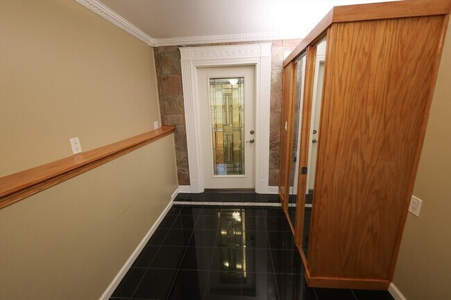 Foto del edificio - 235 Savin Hill Ave