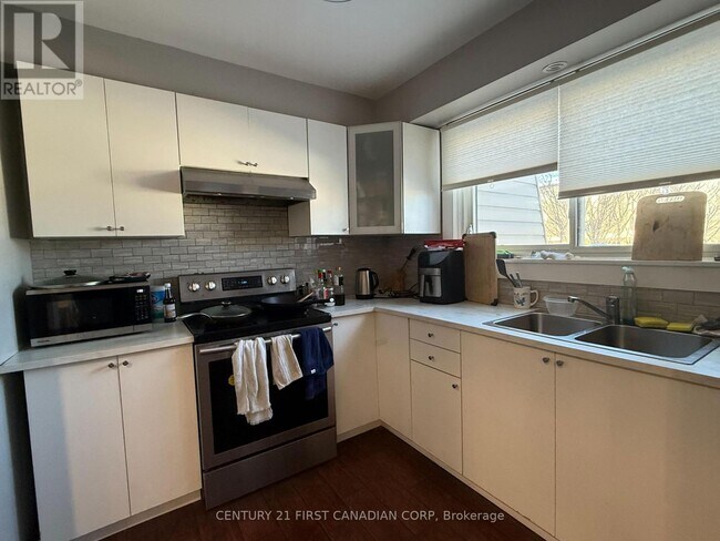 Photo du bâtiment - 1460 Limberlost Rd