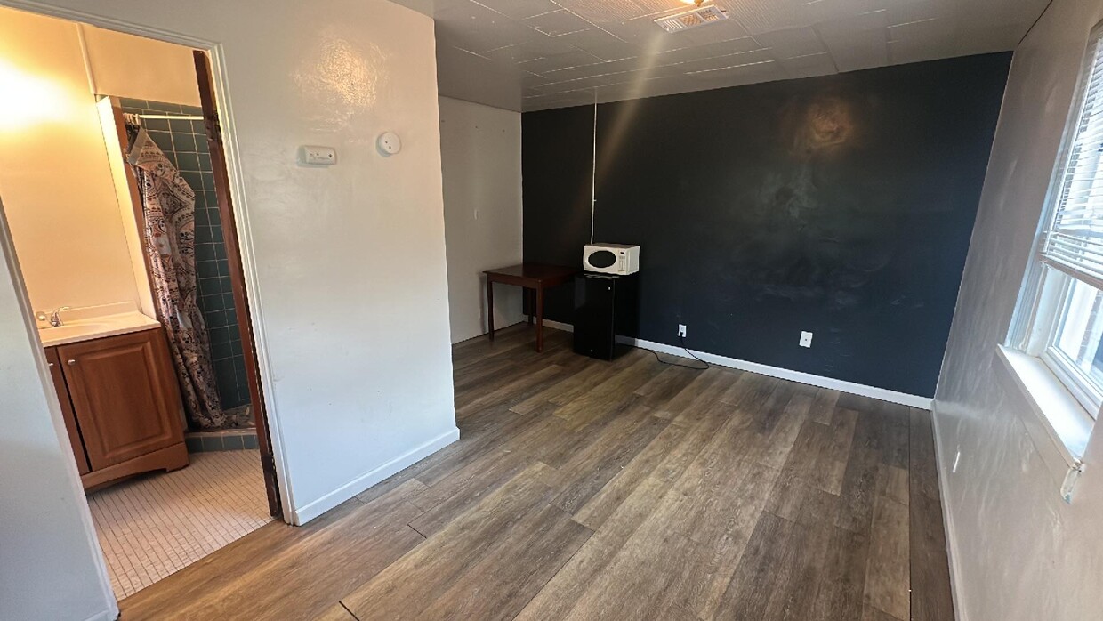 Foto principal - 4659 S Saginaw Rd
