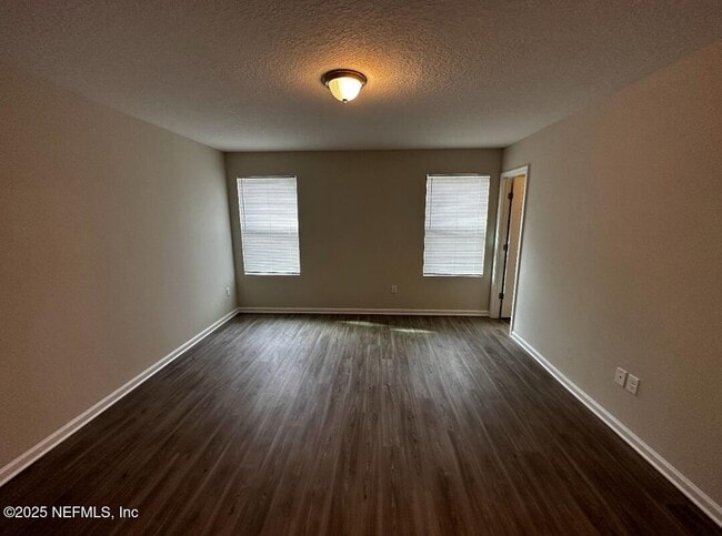 Building Photo - 8212 Halls Hammock Ct