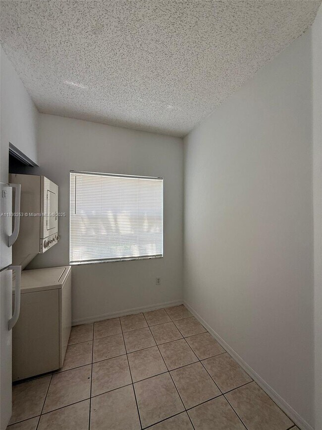 Foto del edificio - 2211 SE 23rd Terrace