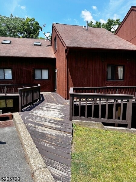 Building Photo - 5 Powderhorn Ct