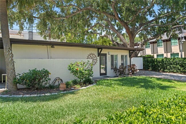 Building Photo - 3002 W De Leon St