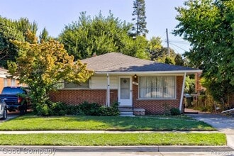 Building Photo - 8961 Laurence Ave