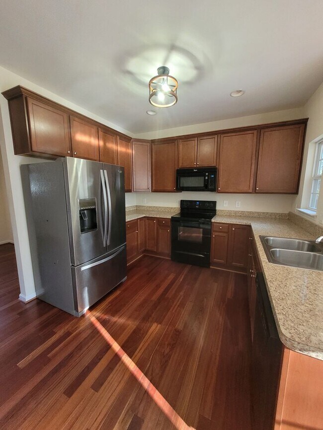 Foto del edificio - 8351 Thomas Jefferson Way