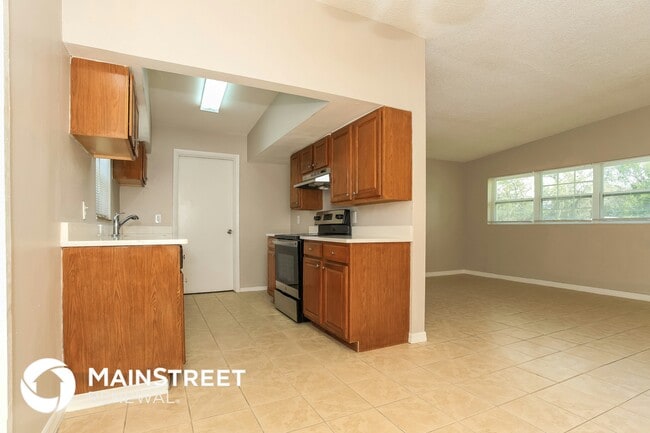 Foto del edificio - 5915 Beechmont Blvd