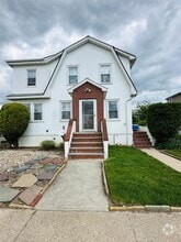 Building Photo - 518 Lindell Blvd