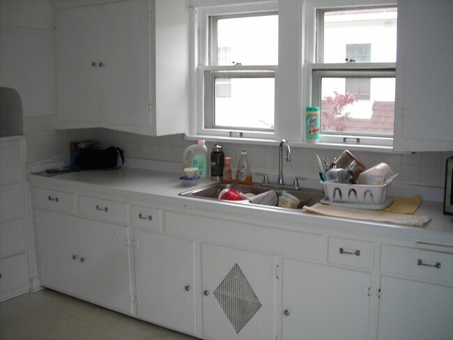 Foto del edificio - 557 N 63rd St